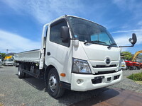 日野デュトロ平ボディ小型（2t・3t）[写真01]