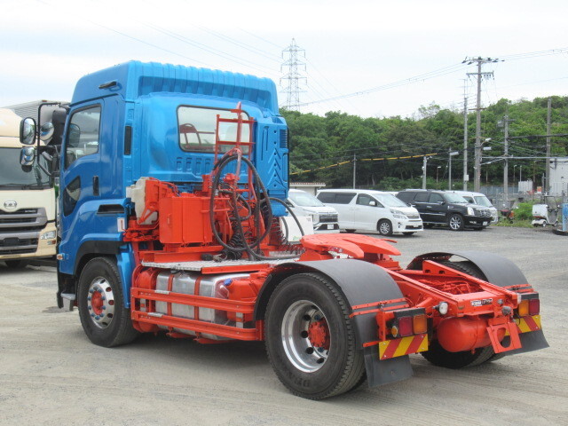 いすゞギガトレーラーヘッド（トラクターヘッド）大型（10t）[写真02]