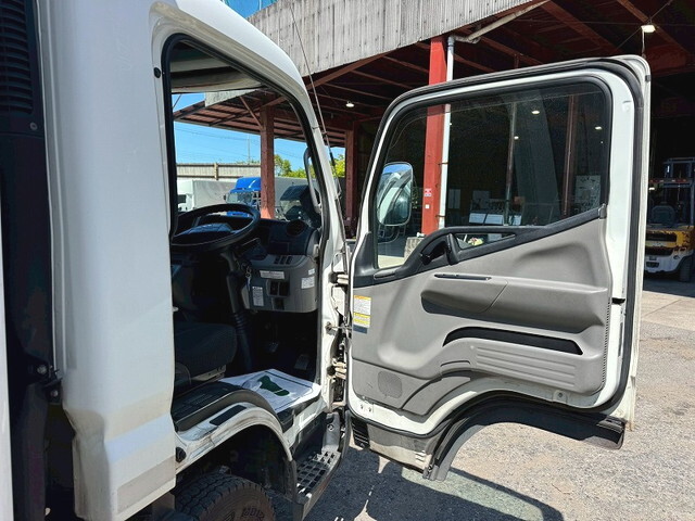 三菱ふそうキャンター冷凍車（冷蔵車）小型（2t・3t）[写真15]