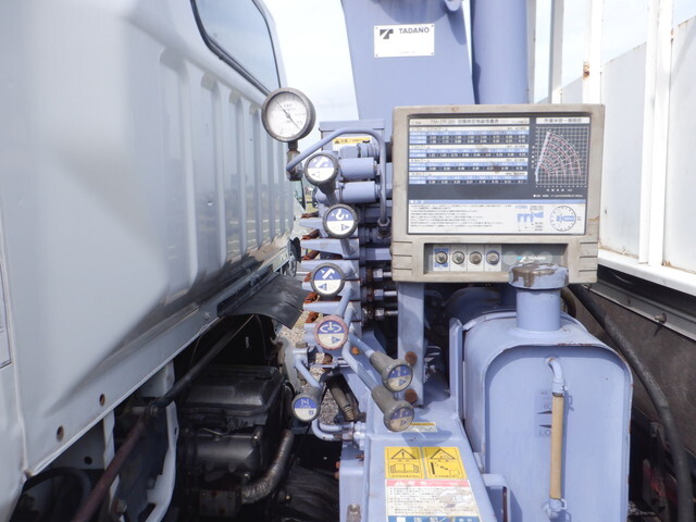 三菱ふそうキャンタークレーン5段小型（2t・3t）[写真11]