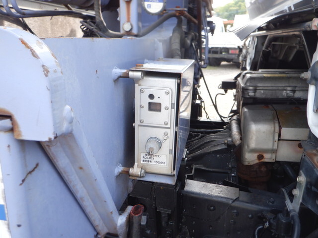三菱ふそうキャンタークレーン5段小型（2t・3t）[写真13]