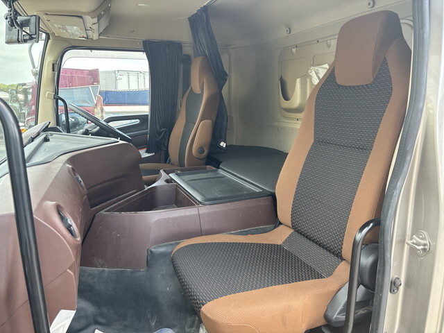 日野プロフィアミキサー車（コンクリートミキサー）大型（10t）[写真28]