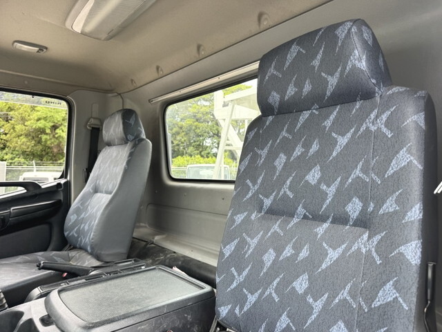 日野レンジャー穴掘建柱車中型（4t）[写真30]