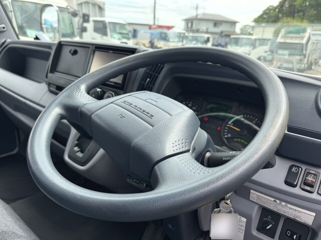 三菱ふそうキャンターアルミウイング小型（2t・3t）[写真26]