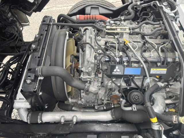 三菱ふそうキャンターアルミウイング小型（2t・3t）[写真32]