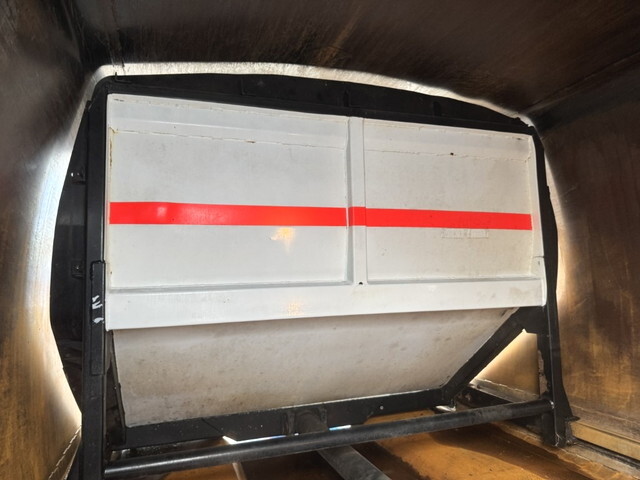 日野デュトロパッカー車（塵芥車）小型（2t・3t）[写真19]
