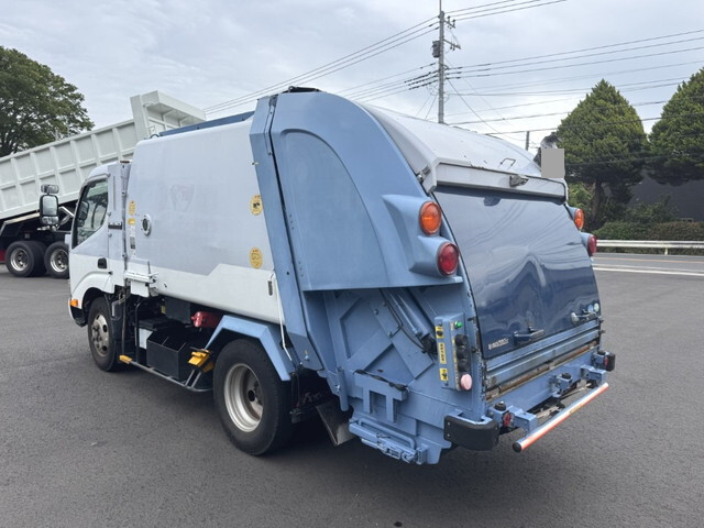 日野デュトロパッカー車（塵芥車）小型（2t・3t）[写真04]