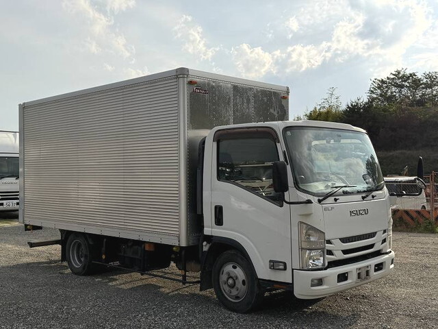 いすゞエルフアルミバン小型（2t・3t）[写真01]