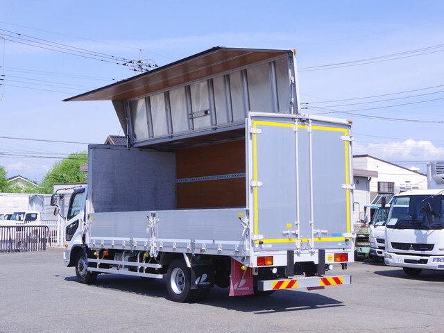 三菱ふそうファイターアルミウイング増トン（6t・8t）[写真02]