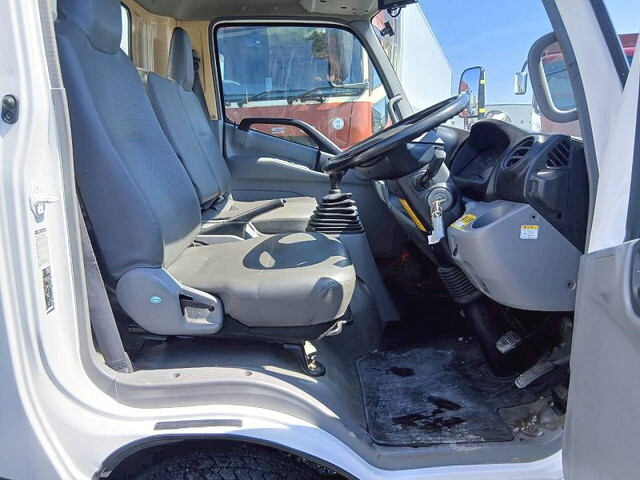 トヨタトヨエースアルミバン小型（2t・3t）[写真17]