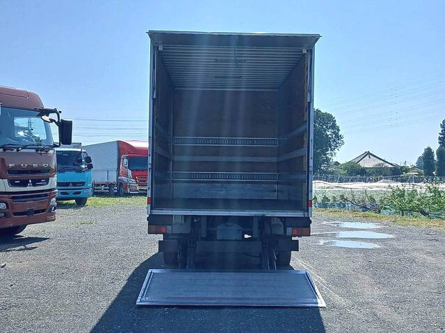 トヨタトヨエースアルミバン小型（2t・3t）[写真09]