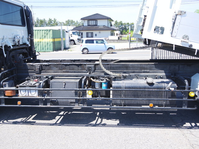 UDトラックスコンドルセーフティローダー増トン（6t・8t）[写真18]