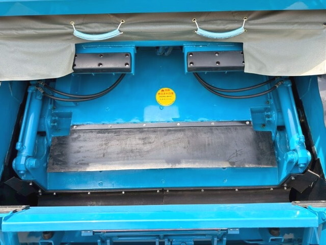 いすゞエルフパッカー車（塵芥車）小型（2t・3t）[写真12]