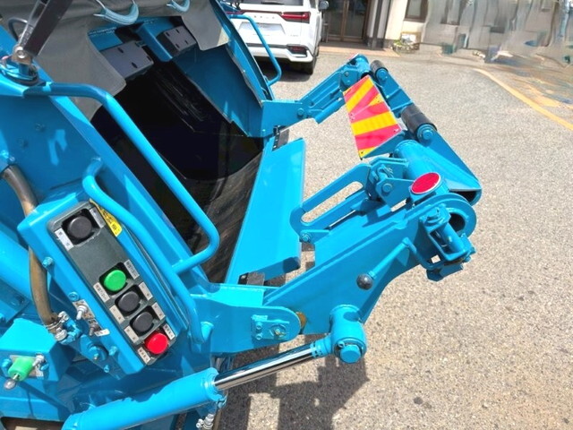 いすゞエルフパッカー車（塵芥車）小型（2t・3t）[写真17]
