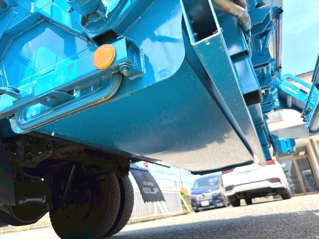 いすゞエルフパッカー車（塵芥車）小型（2t・3t）[写真23]