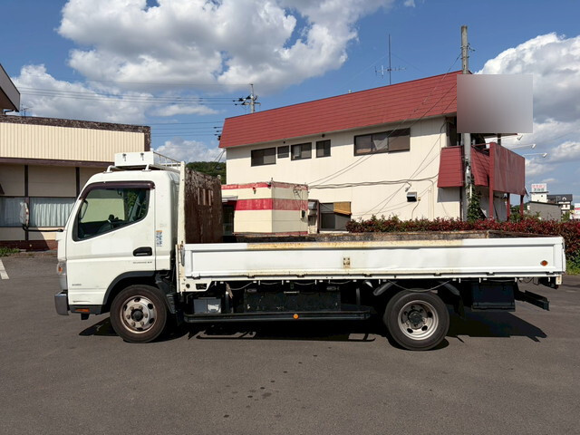 三菱ふそうキャンター平ボディ小型（2t・3t）[写真06]