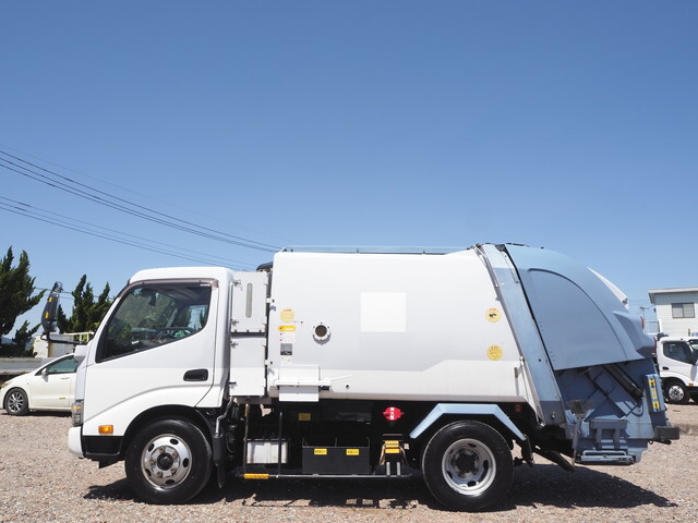 日野デュトロパッカー車（塵芥車）小型（2t・3t）[写真03]