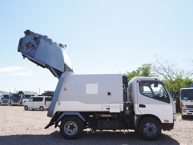 日野デュトロパッカー車（塵芥車）小型（2t・3t）[写真06]