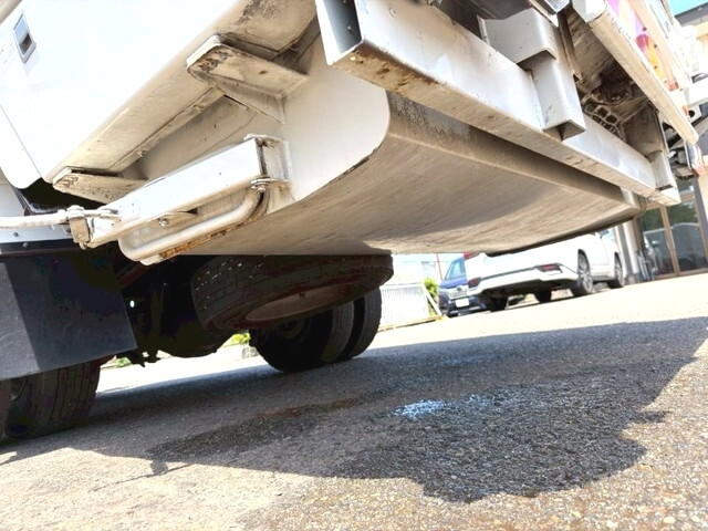日野レンジャーパッカー車（塵芥車）中型（4t）[写真19]