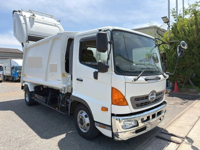 日野レンジャーパッカー車（塵芥車）中型（4t）[写真06]