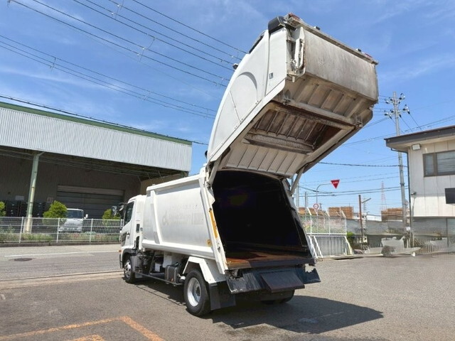 日野レンジャーパッカー車（塵芥車）中型（4t）[写真08]