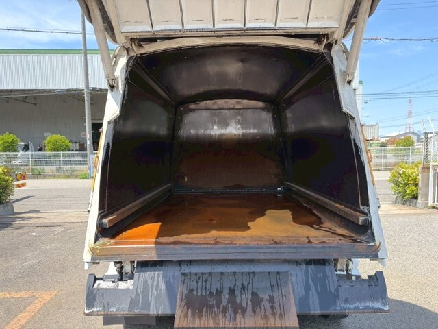 日野レンジャーパッカー車（塵芥車）中型（4t）[写真09]