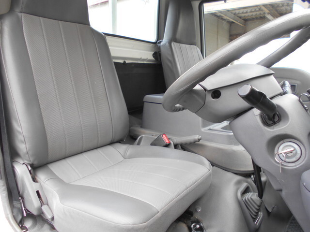 マツダボンゴ平ボディ小型（2t・3t）[写真27]
