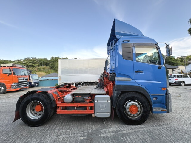UDトラックスクオントレーラーヘッド（トラクターヘッド）大型（10t）[写真07]