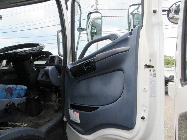 日野レンジャーコンテナ専用車増トン（6t・8t）[写真27]