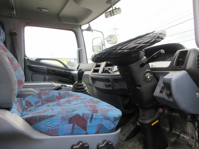 日野レンジャーコンテナ専用車増トン（6t・8t）[写真28]