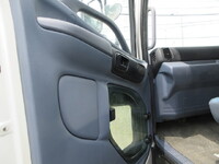 日野レンジャーコンテナ専用車増トン（6t・8t）[写真35]