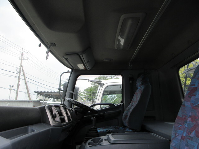 日野レンジャーコンテナ専用車増トン（6t・8t）[写真35]