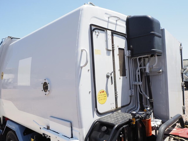 日野デュトロパッカー車（塵芥車）小型（2t・3t）[写真19]