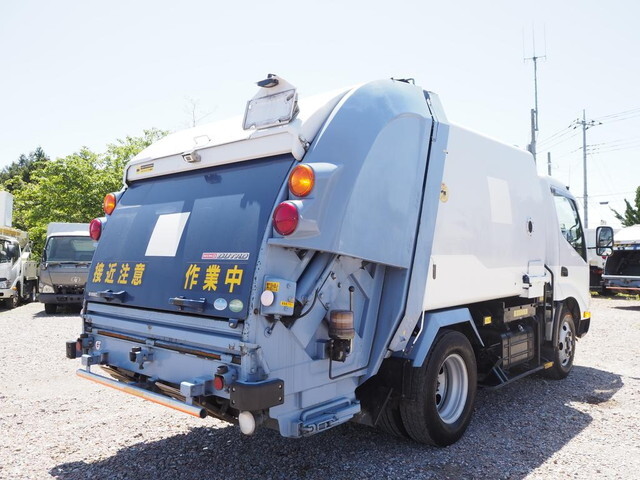 日野デュトロパッカー車（塵芥車）小型（2t・3t）[写真04]