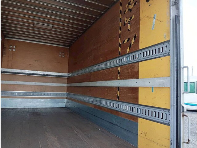 トヨタトヨエースアルミバン小型（2t・3t）[写真12]