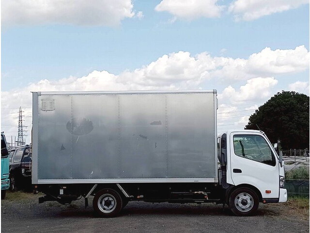 トヨタトヨエースアルミバン小型（2t・3t）[写真04]