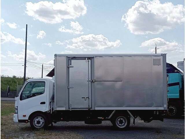 トヨタトヨエースアルミバン小型（2t・3t）[写真06]