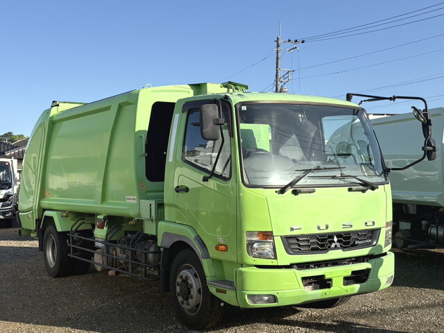 三菱ふそうファイターパッカー車（塵芥車）増トン（6t・8t）[写真01]