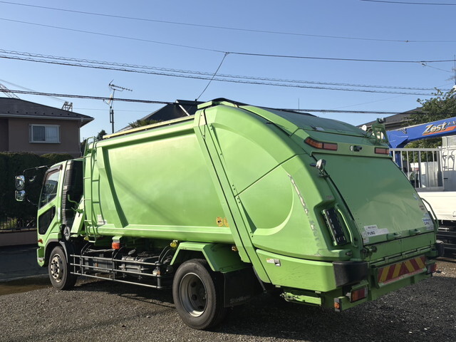 三菱ふそうファイターパッカー車（塵芥車）増トン（6t・8t）[写真02]