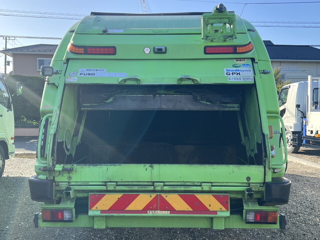 三菱ふそうファイターパッカー車（塵芥車）増トン（6t・8t）[写真09]