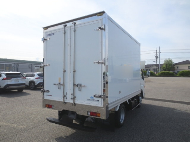 三菱ふそうキャンター冷凍車（冷蔵車）小型（2t・3t）[写真02]