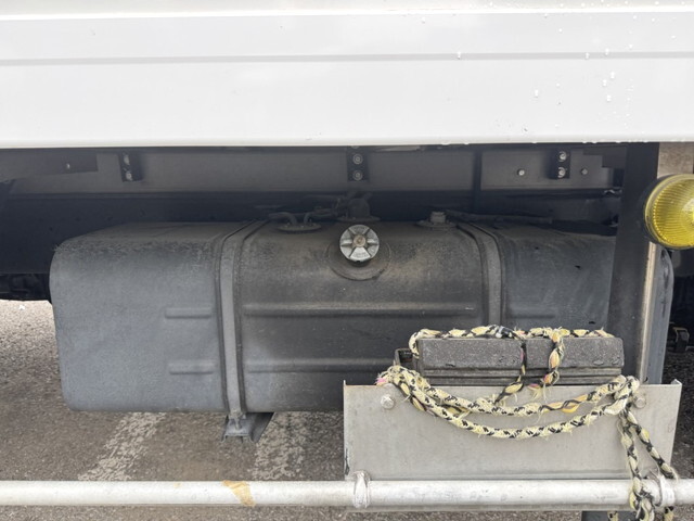 日野デュトロ冷凍車（冷蔵車）小型（2t・3t）[写真26]