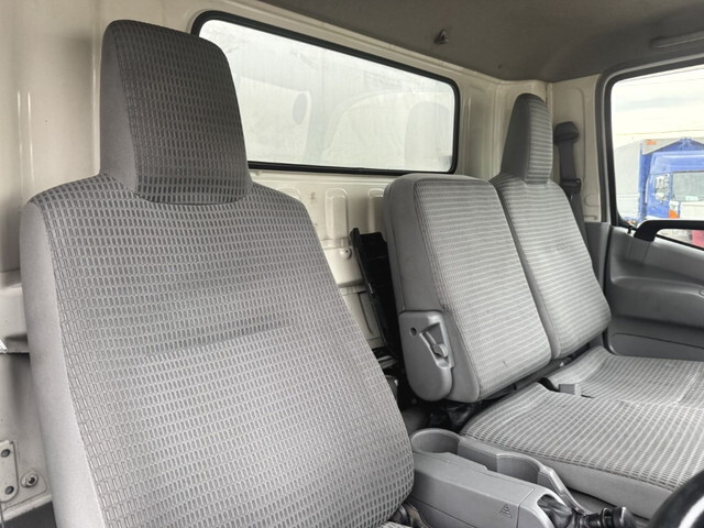 日野デュトロ冷凍車（冷蔵車）小型（2t・3t）[写真27]