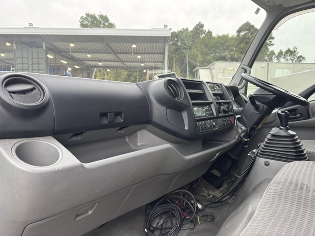 日野デュトロ冷凍車（冷蔵車）小型（2t・3t）[写真31]