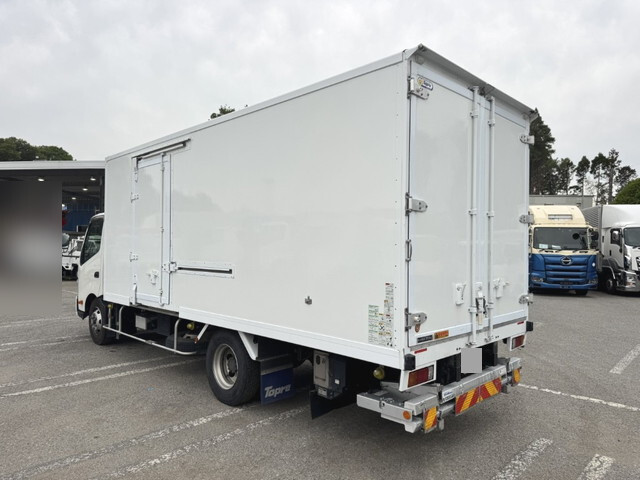日野デュトロ冷凍車（冷蔵車）小型（2t・3t）[写真04]
