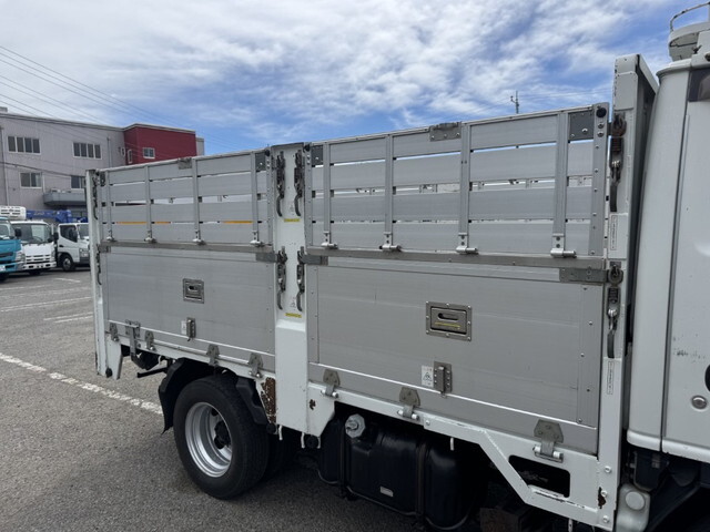 いすゞエルフアルミブロック小型（2t・3t）[写真06]