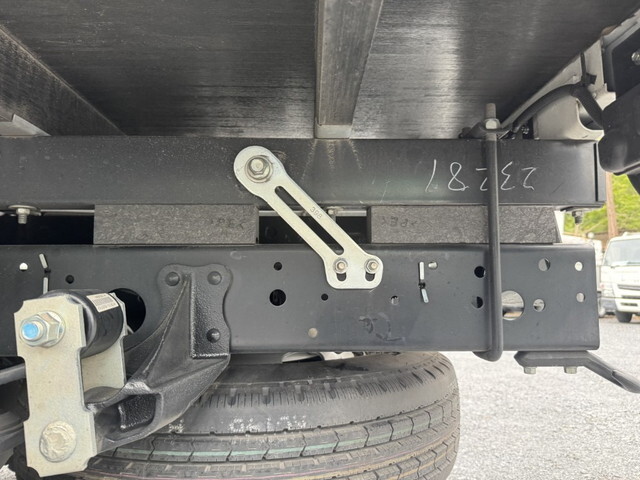 いすゞエルフ平ボディ小型（2t・3t）[写真15]