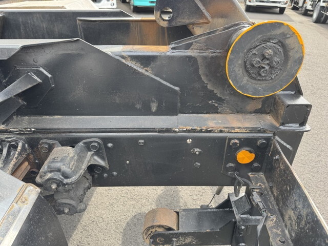 三菱ふそうファイターコンテナ専用車増トン（6t・8t）[写真17]