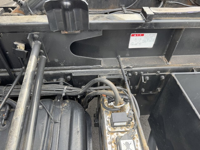 三菱ふそうファイターコンテナ専用車増トン（6t・8t）[写真19]