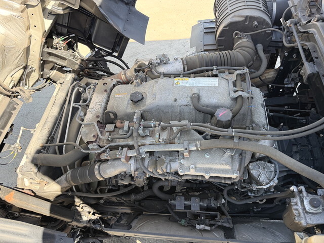 いすゞギガアルミウイング大型（10t）[写真17]
